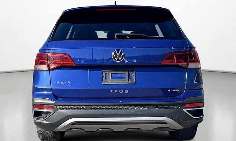 2022 Volkswagen Taos...