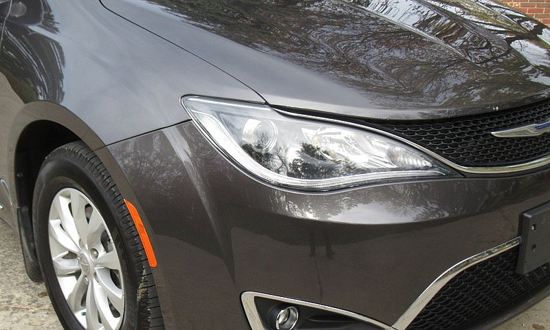 2019 Chrysler Pacifi...