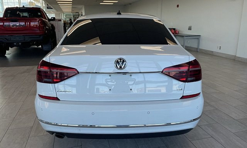 2018 Volkswagen Pass...