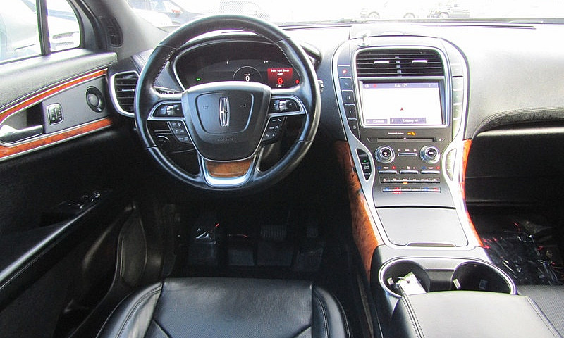 2020 Lincoln Nautilu...