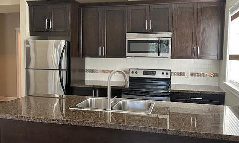 2799 Clapperton Aven...