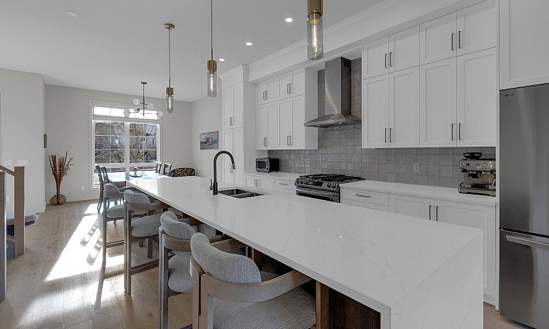 Luxury Bowness Home ...