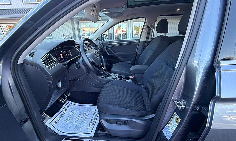 2021 Volkswagen Tigu...