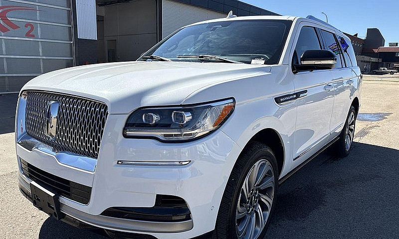 2022 Lincoln Navigat...