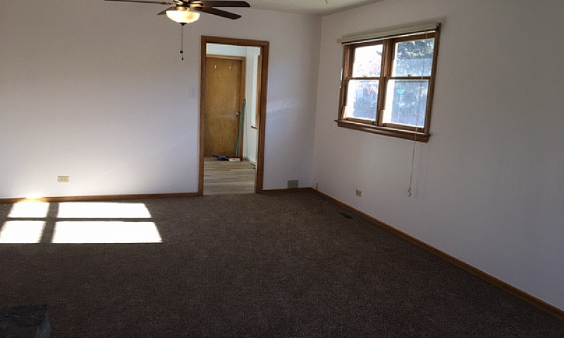 3 Beds, 1 Bath Main ...