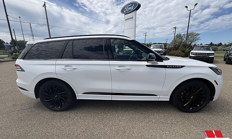 2025 Lincoln Aviator...