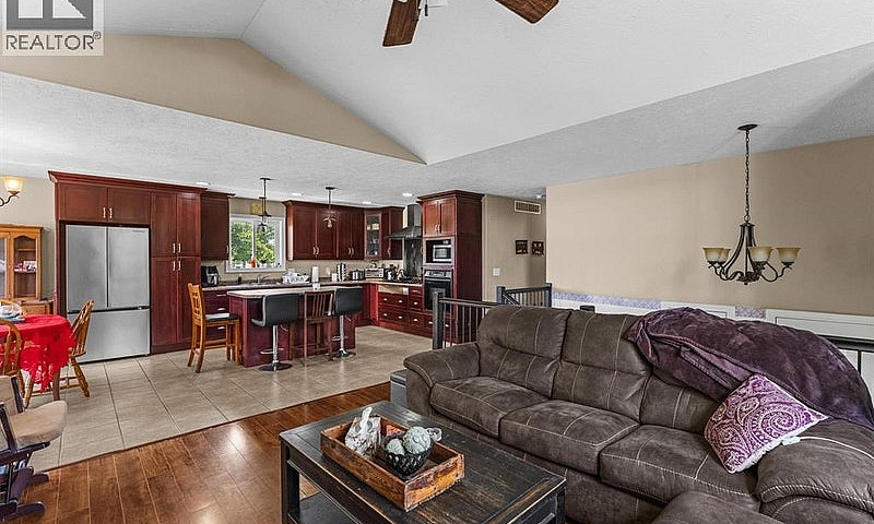 1578 Gore Harrow, On...