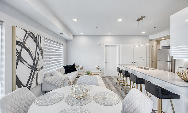 **Windsor Luxury Est...