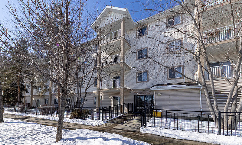 Top Floor Condo In E...