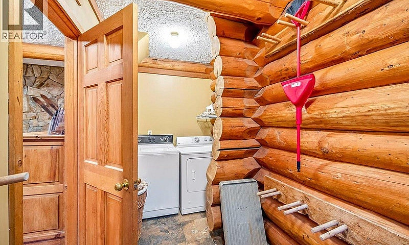4580 Timberline Cres...
