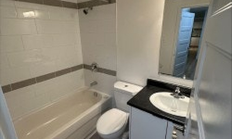 Modern 2 Bedroom - F...
