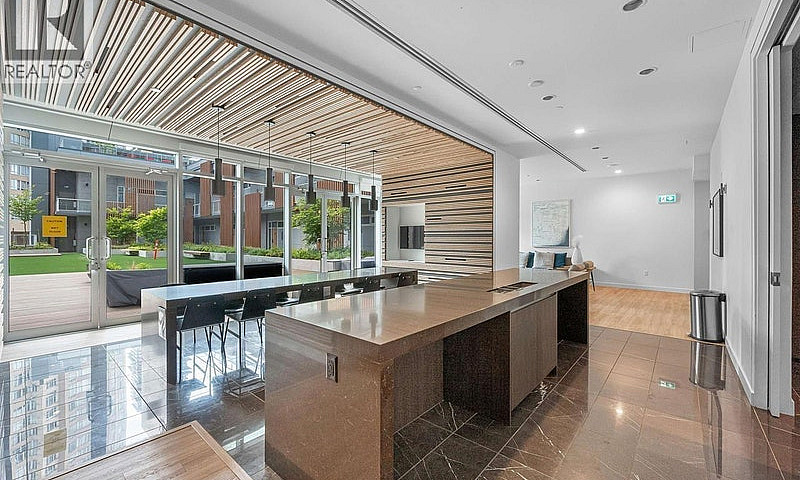 2807 6080 Mckay Aven...