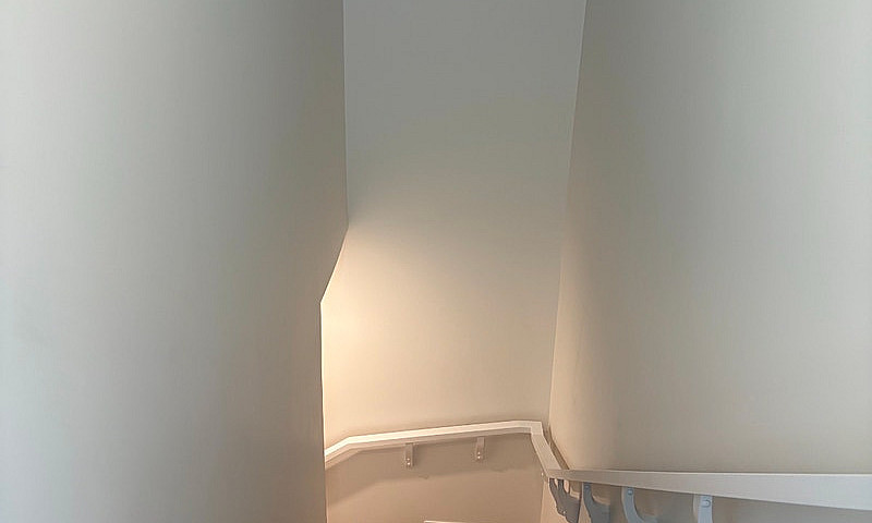 Beautiful 1Bed, + De...