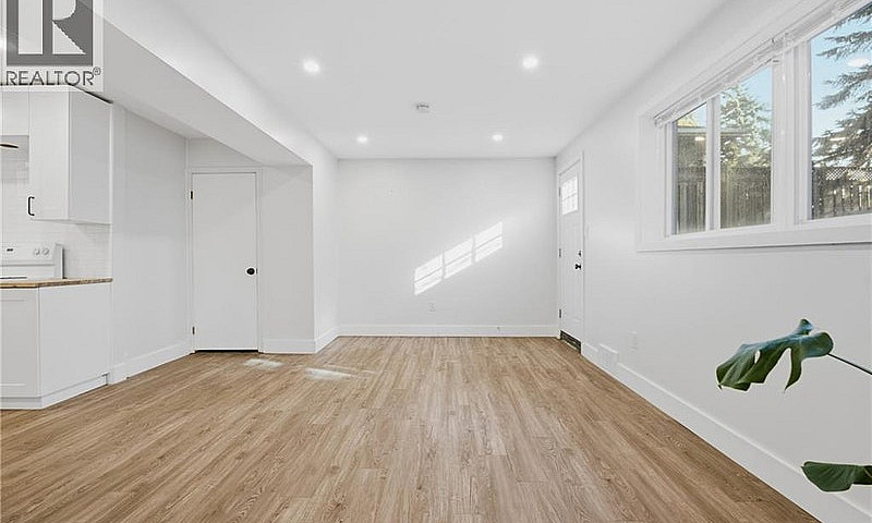 24 Briarwood Crescen...