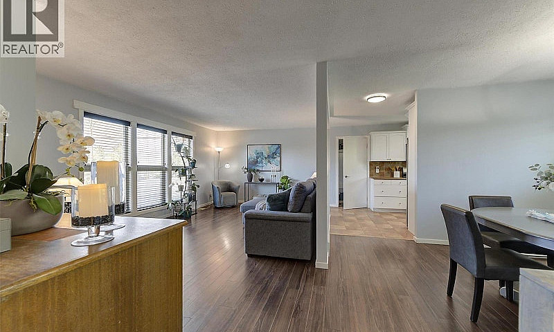 450 Holbrook Road W ...