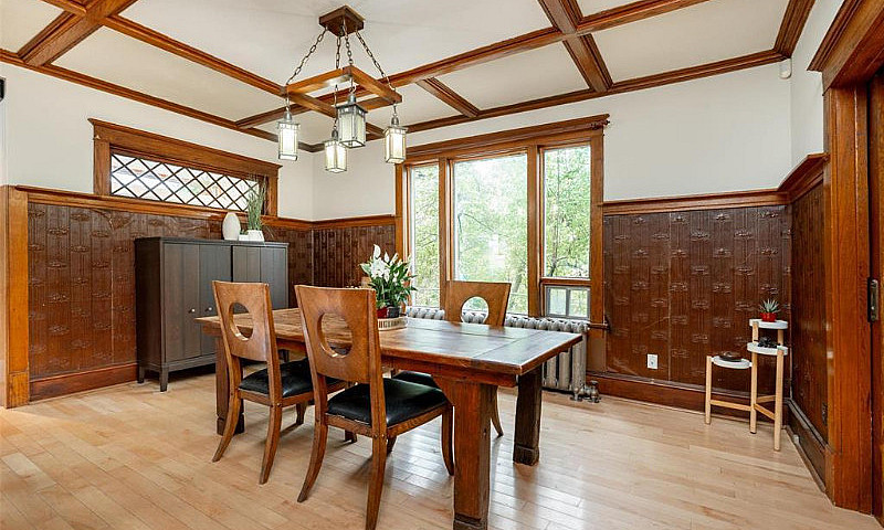 4-Bedroom House In W...