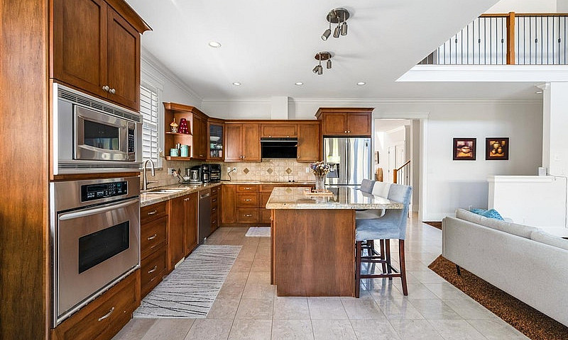 15497 37A Avenue Sur...