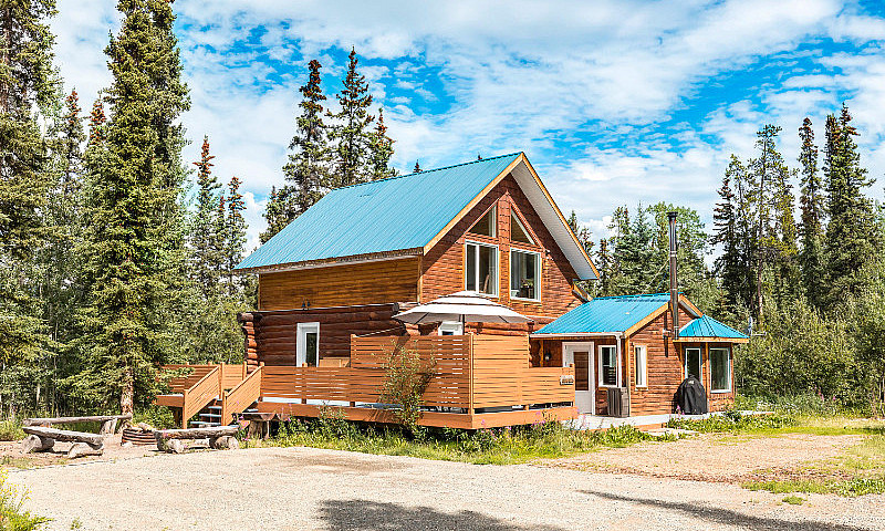 $689K ~ 1.5 Acres W ...