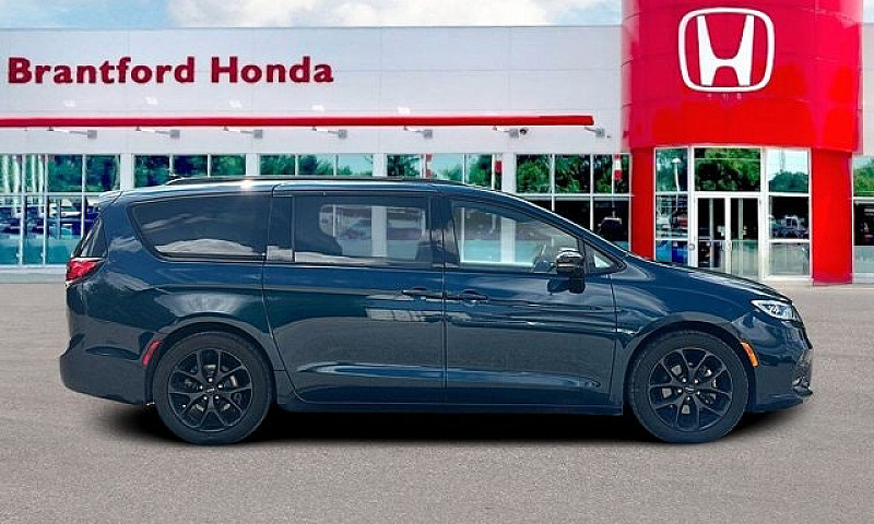 2025 Chrysler Pacifi...