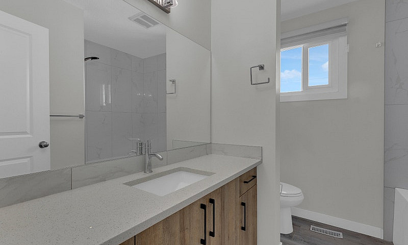 Fully Renovated Dove...