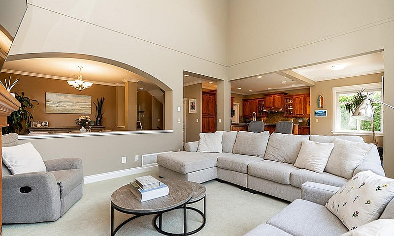 15730 34 Avenue Surr...