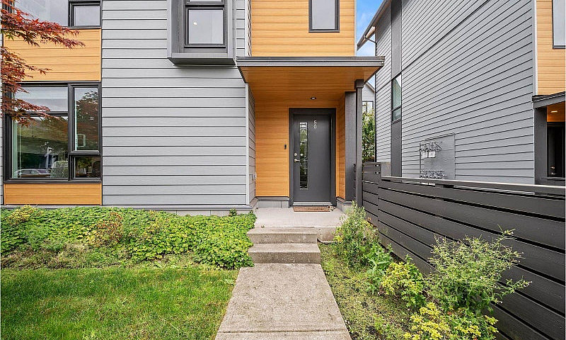50 16685 25 Avenue S...