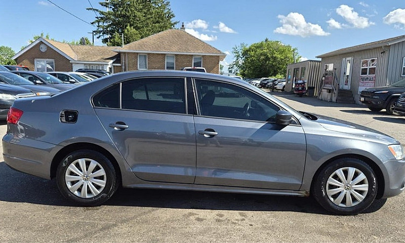 2013 Volkswagen Jett...