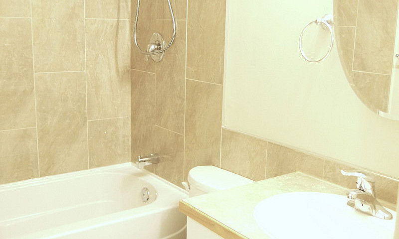 Large 1200Sf Renod 2...