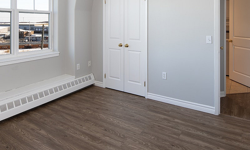 Large 2 Bedroom - Ne...