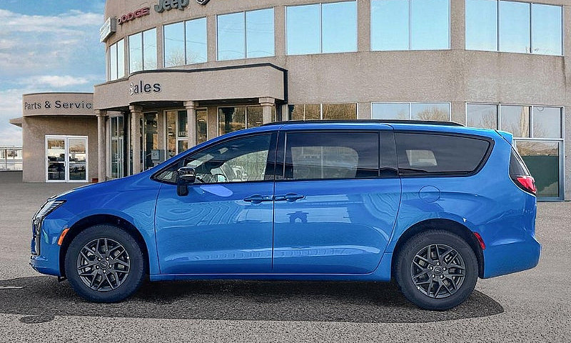 2027 Chrysler Pacifi...