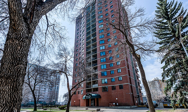 Downtown 2 Bed 2 Bat...