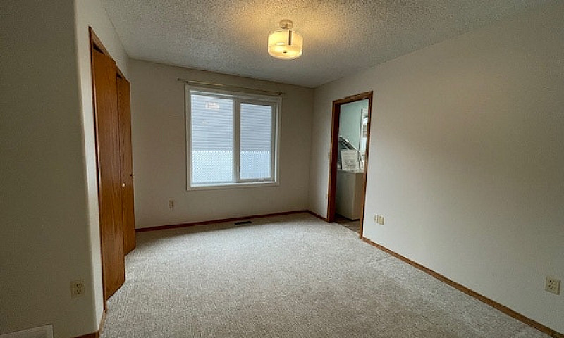 Lovely 2 Bed Main Fl...