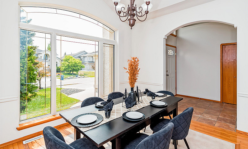 House For Sale 33 Br...