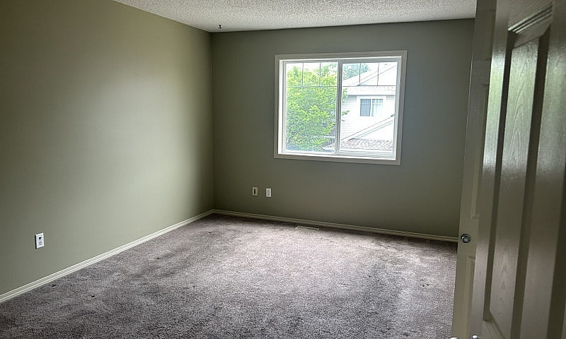 3 Bedrooms, 1.5 Bath...