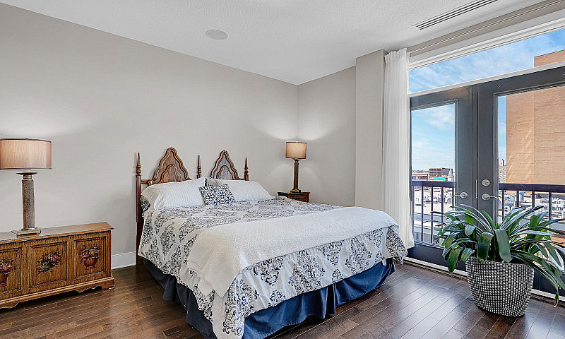 #507-205 Fairford St...