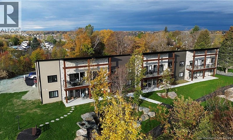 1200 Golden Park Cre...