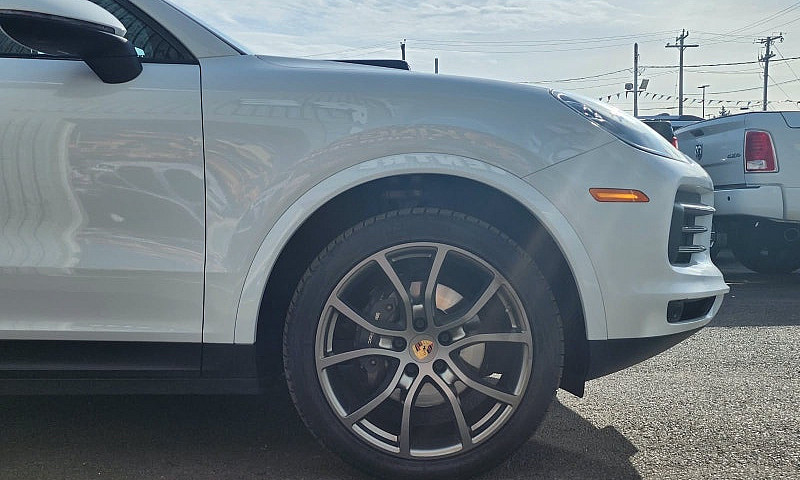 2019 Porsche Cayenne...