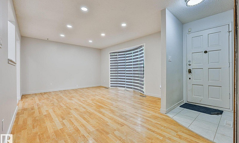 4324 70 St Nw Edmont...