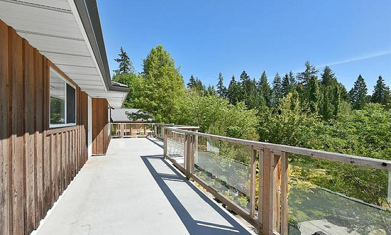 Roberts Creek Retrea...