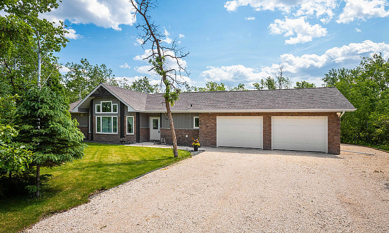 1600Sqft Bungalow On...