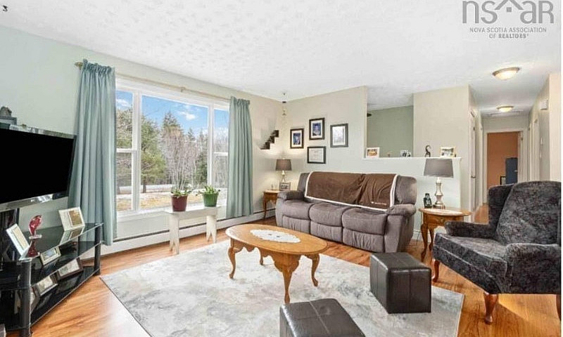 36 Gilby Cres. Beave...