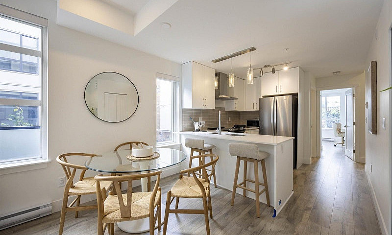 21 6328 King George ...