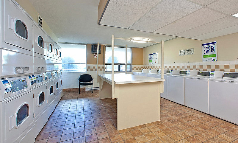 Premium 1 Bdrm Apart...