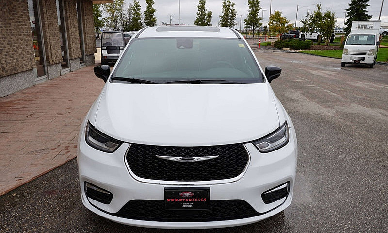 2026 Chrysler Pacifi...