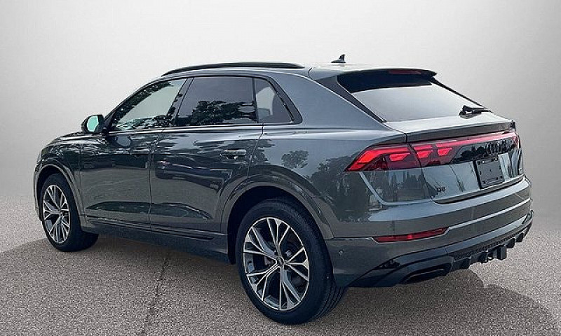 2026 Audi Q8 Technik...