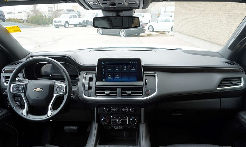2023 Chevrolet Subur...