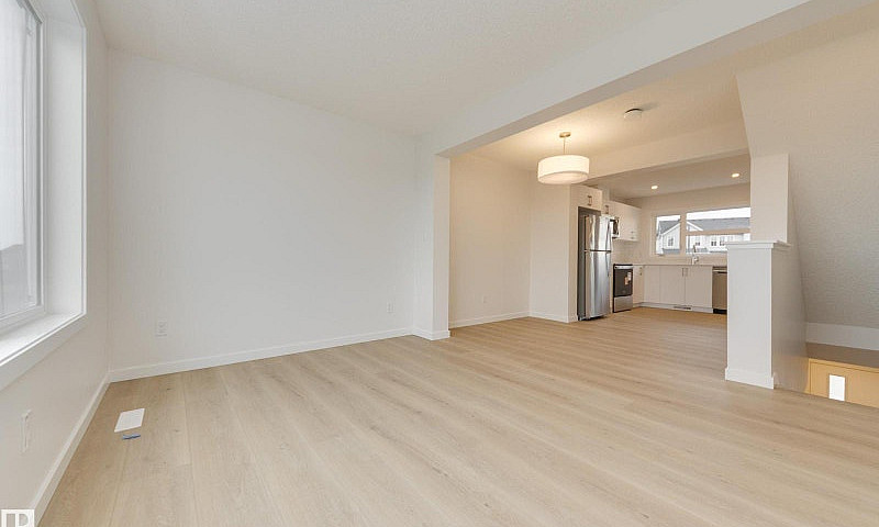 17226 4 St Nw Edmont...