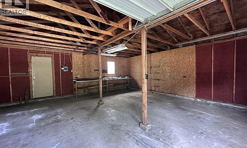 611 Slocan Street Sl...