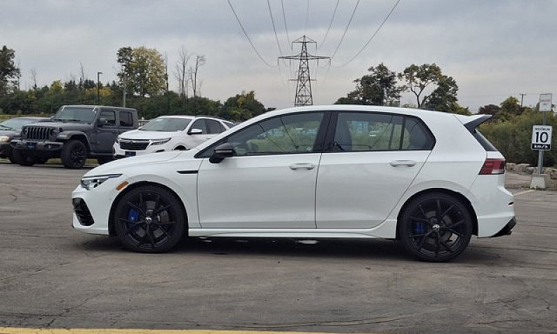 2023 Volkswagen Golf...