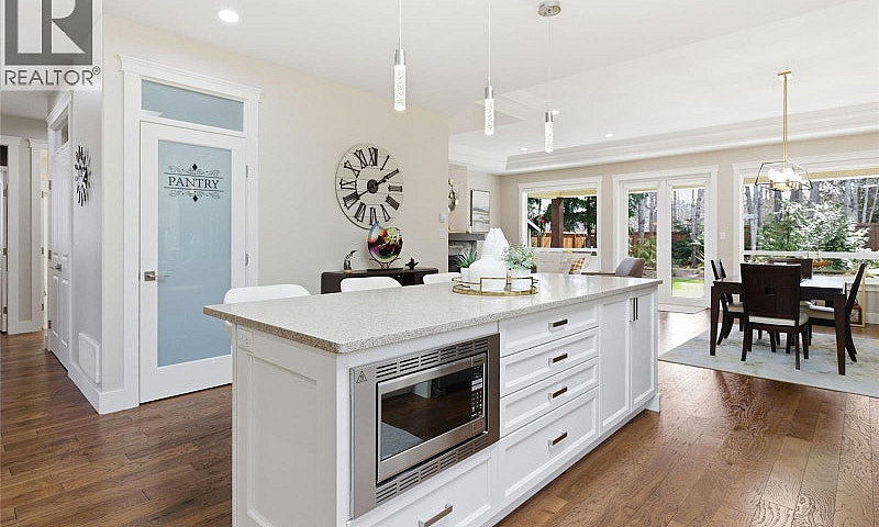 158 Skylark Ave Park...
